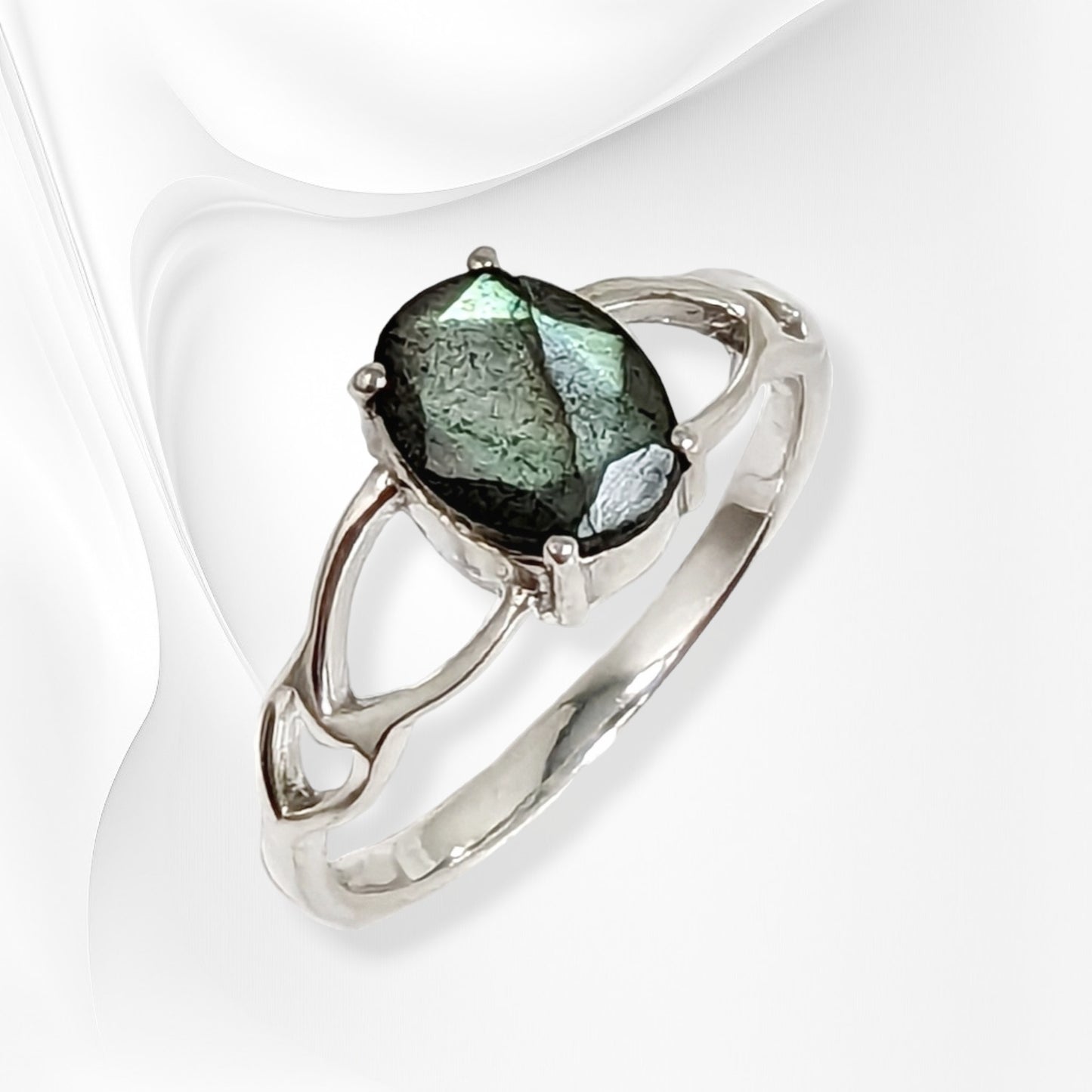 925 Sterling Silver Women's Ring with Authentic Labradorite Gemstone