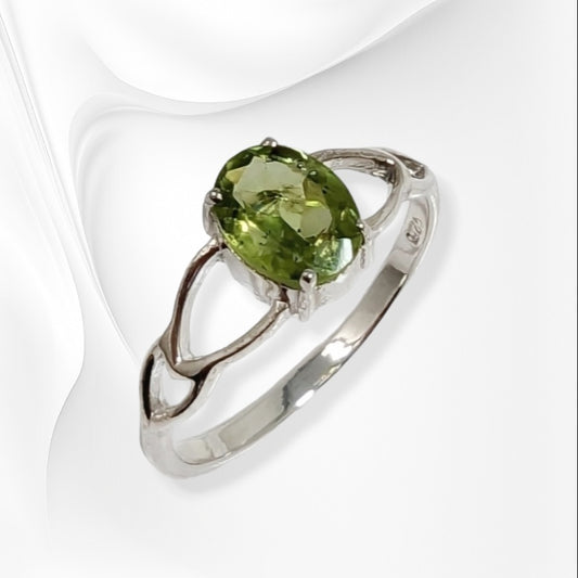 925 Sterling Silver Women's Ring with Authentic Peridot Gemstone