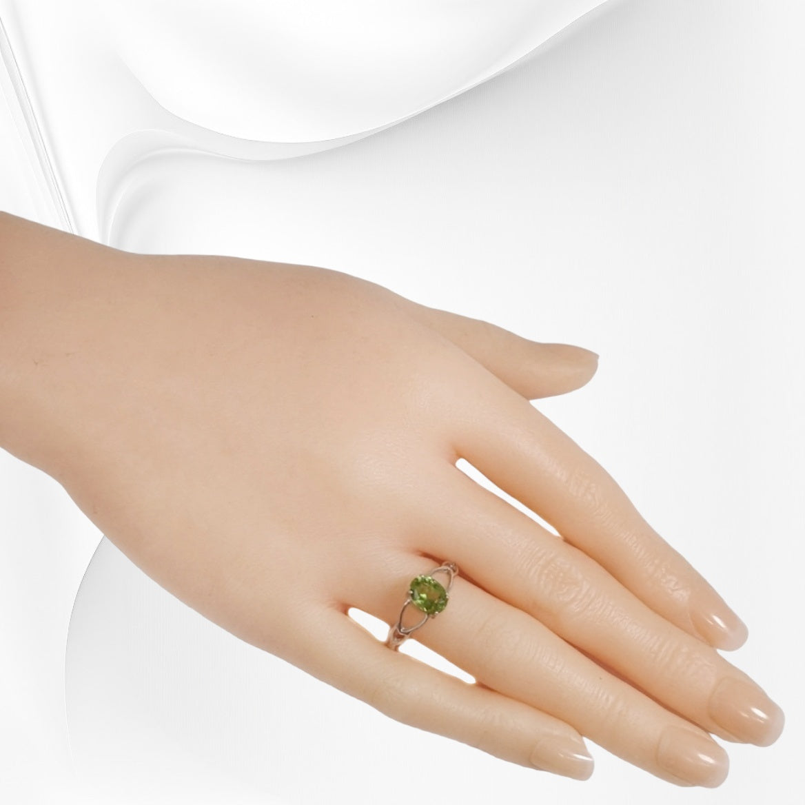 925 Sterling Silver Women's Ring with Authentic Peridot Gemstone