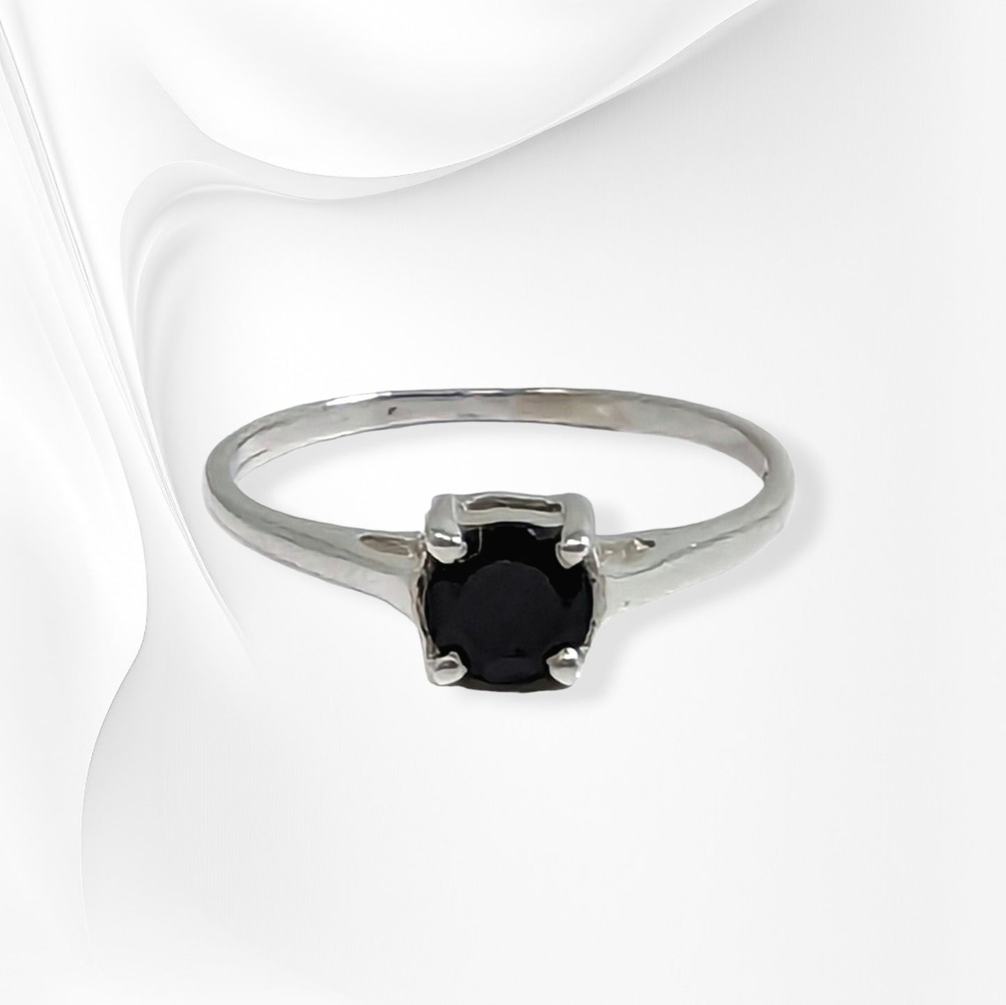 925 Sterling Silver Women's Ring with Authentic Black Onyx Gemstone