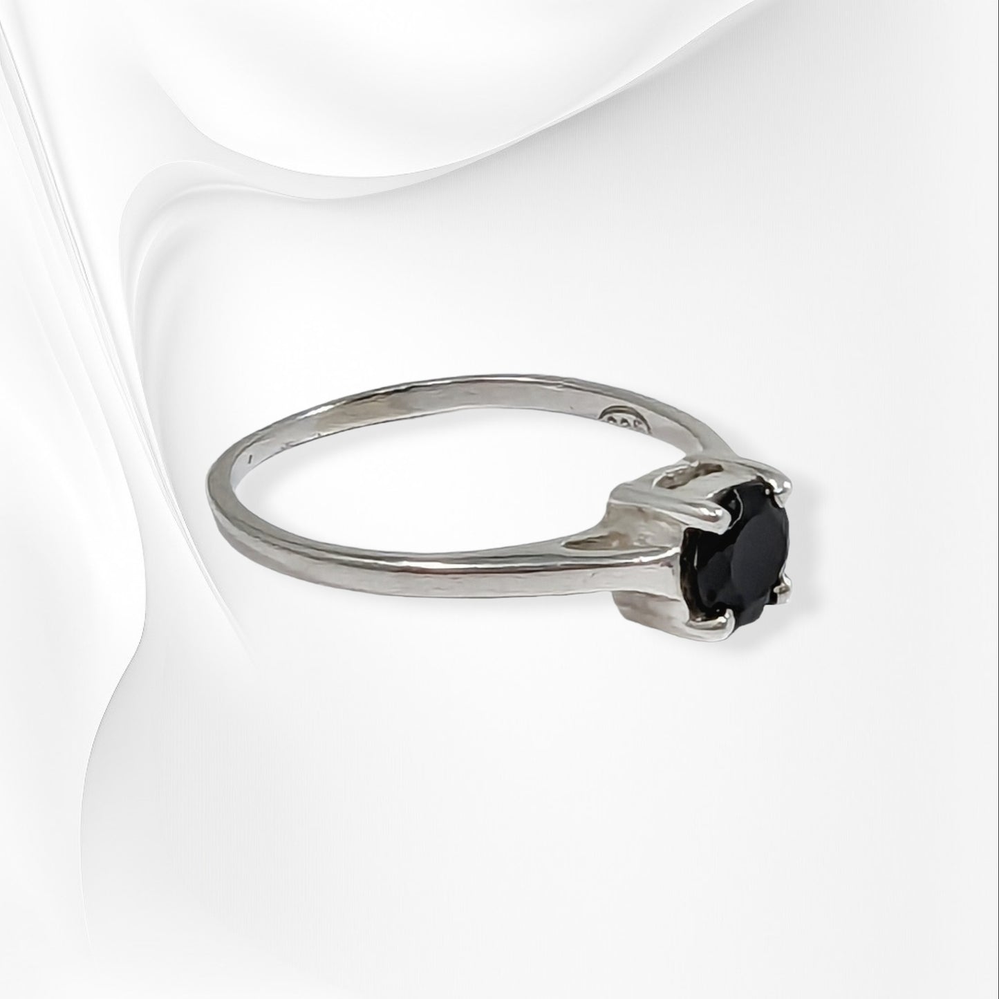 925 Sterling Silver Women's Ring with Authentic Black Onyx Gemstone