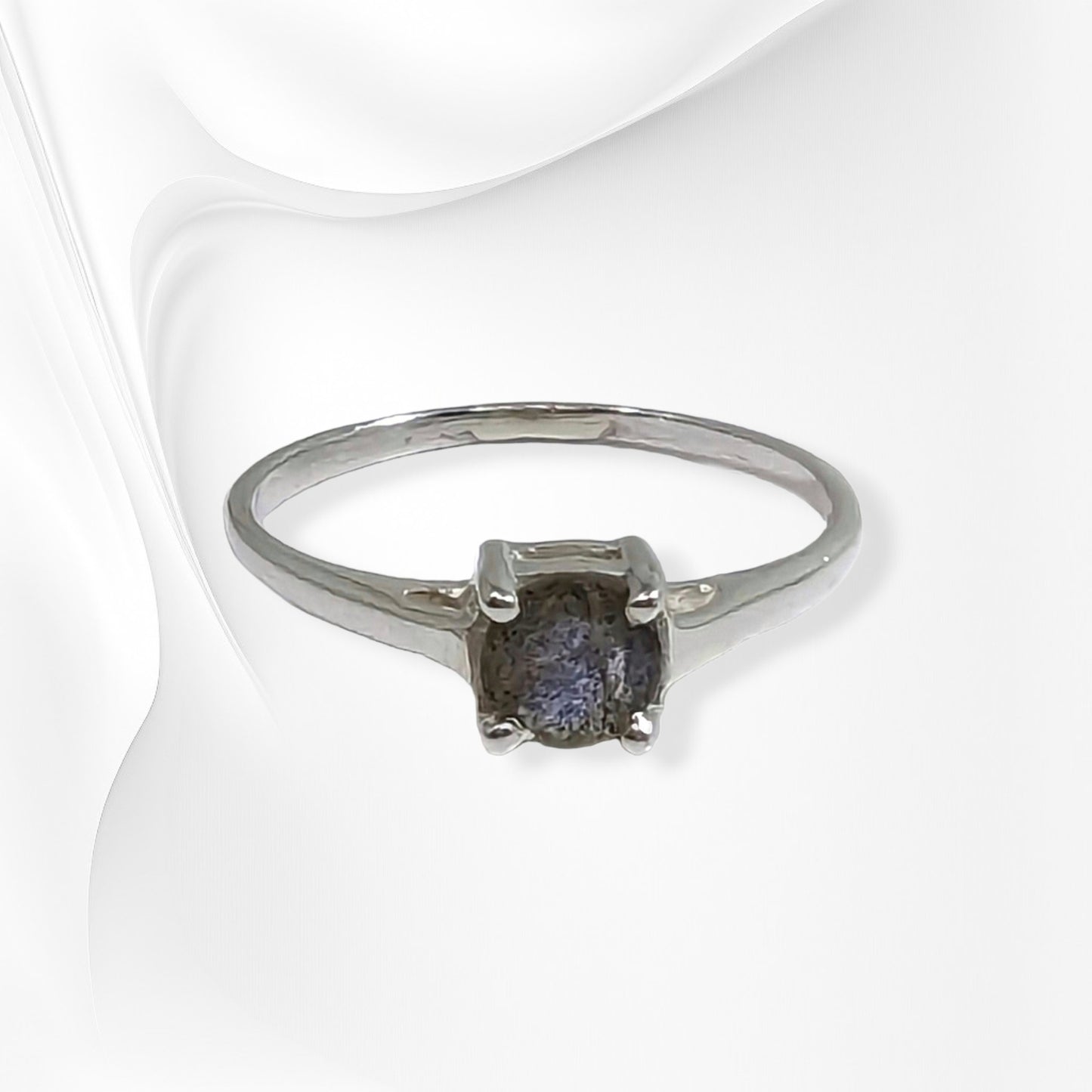 925 Sterling Silver Women's Ring with Authentic Labradorite Gemstone