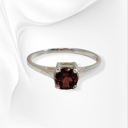 925 Sterling Silver Women's Ring with Authentic Red Garnet Gemstone