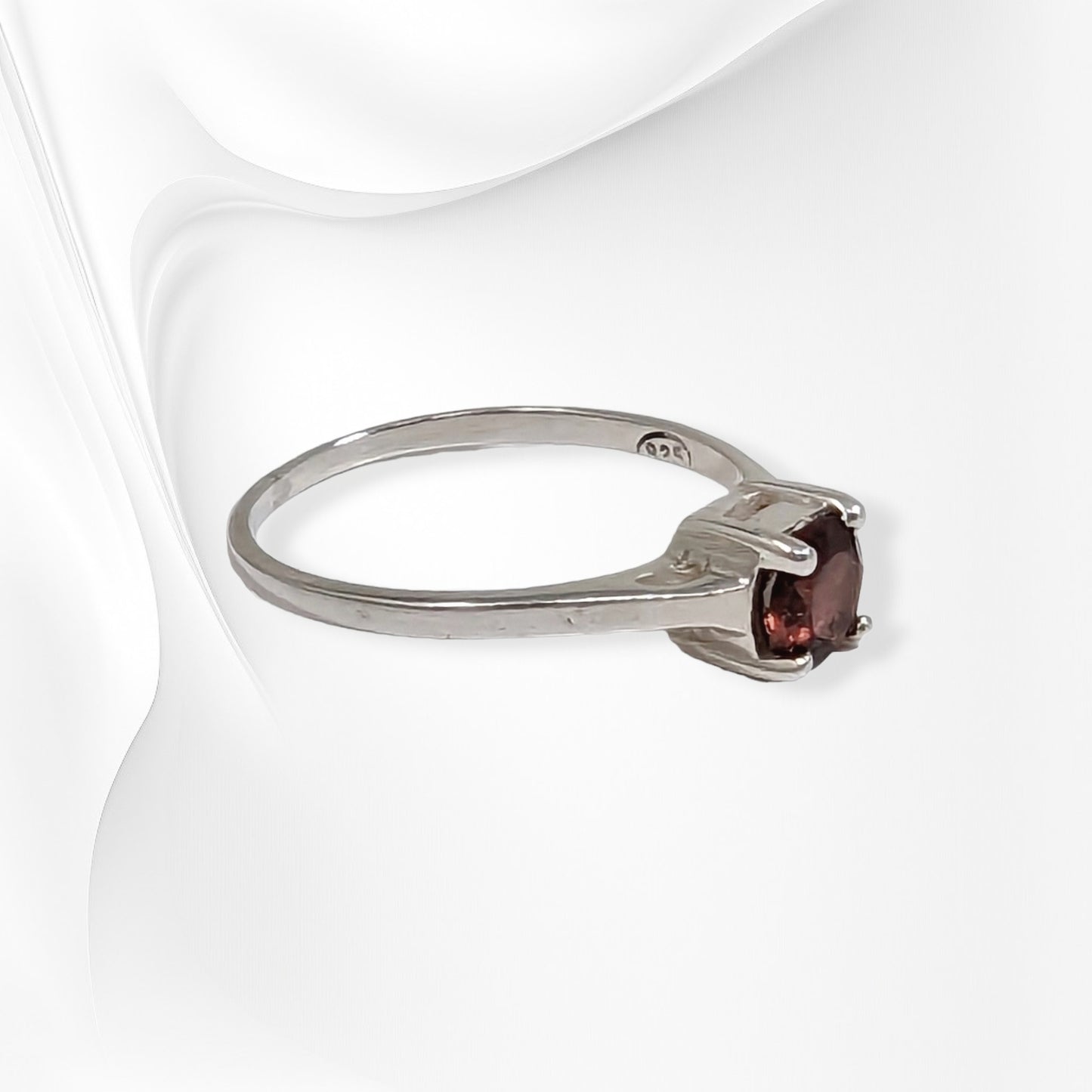 925 Sterling Silver Women's Ring with Authentic Red Garnet Gemstone