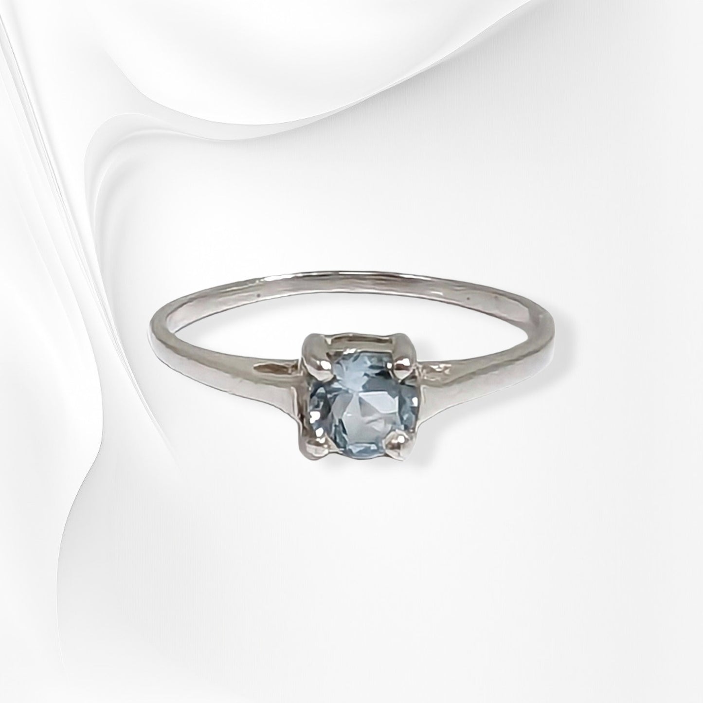 925 Sterling Silver Women's Ring with Authentic Blue Topaz