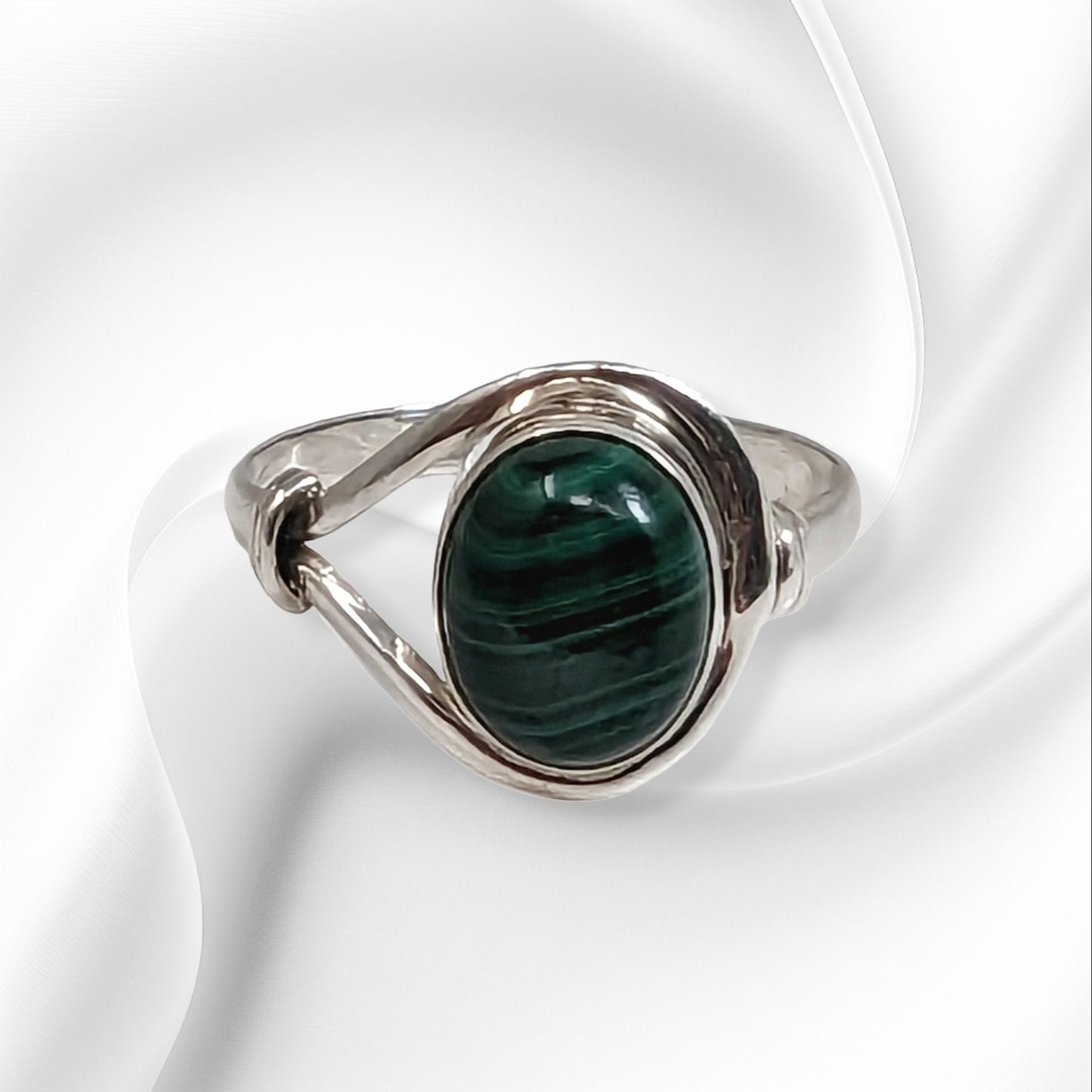 925 Sterling Silver Women's Ring With Authentic Malachite Gemstone