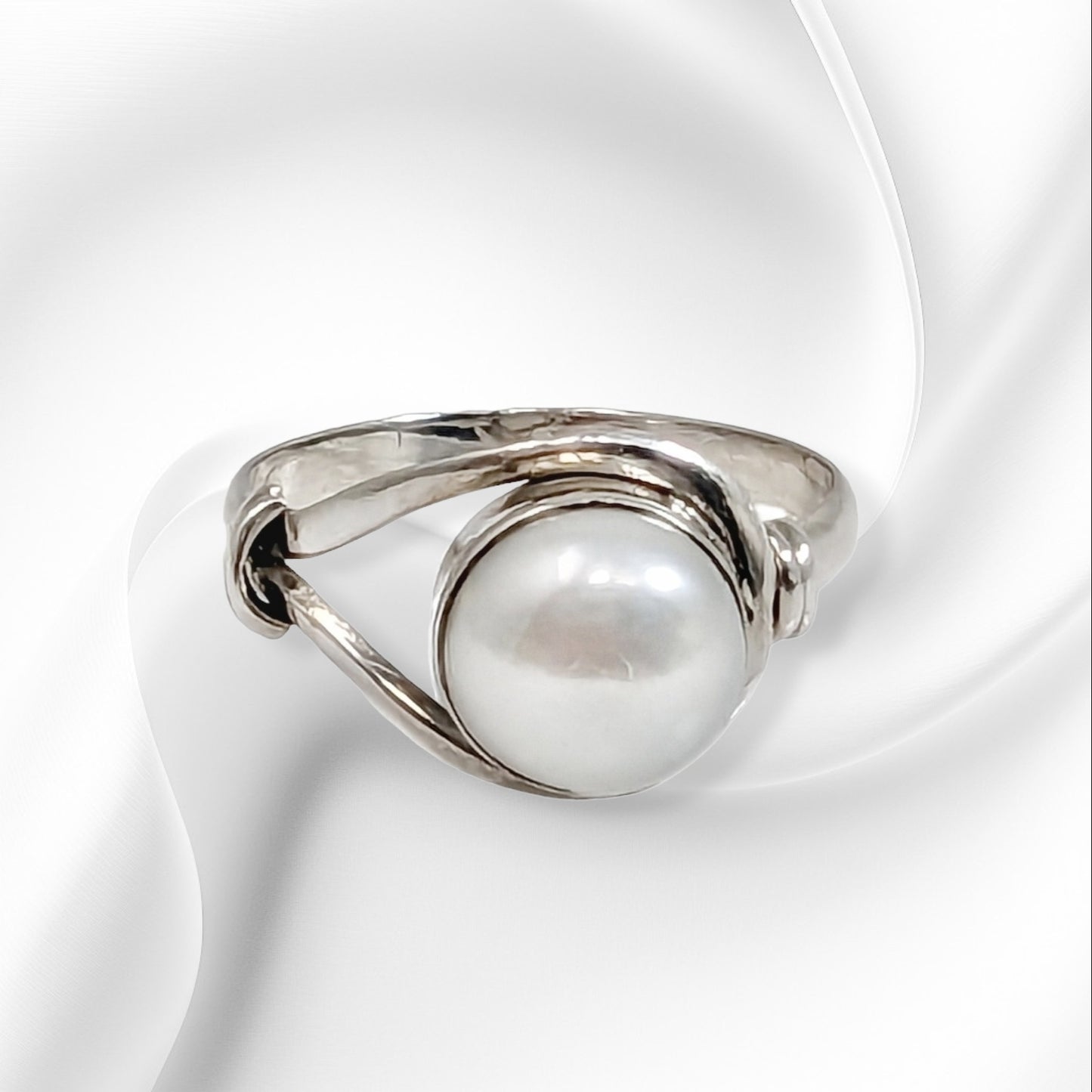 925 Sterling Silver Women's Ring With Authentic Freshwater Pearl