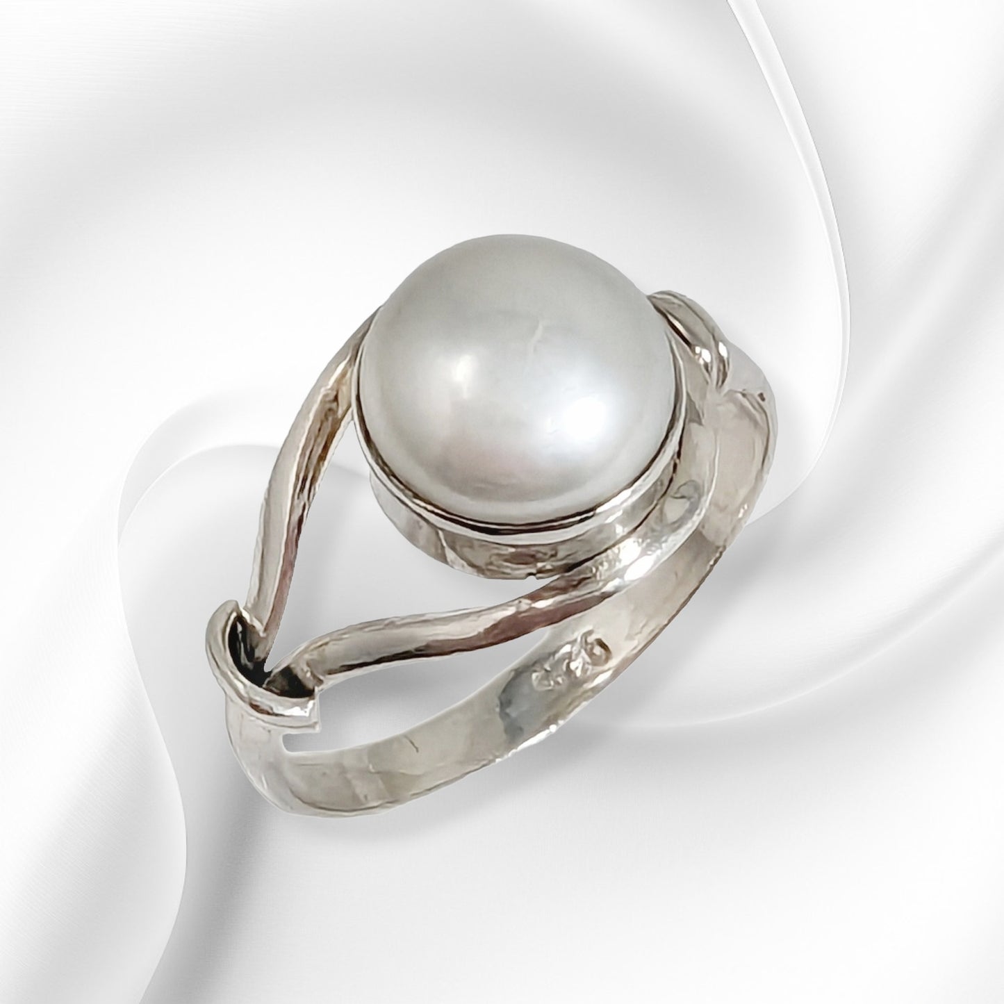 925 Sterling Silver Women's Ring With Authentic Freshwater Pearl