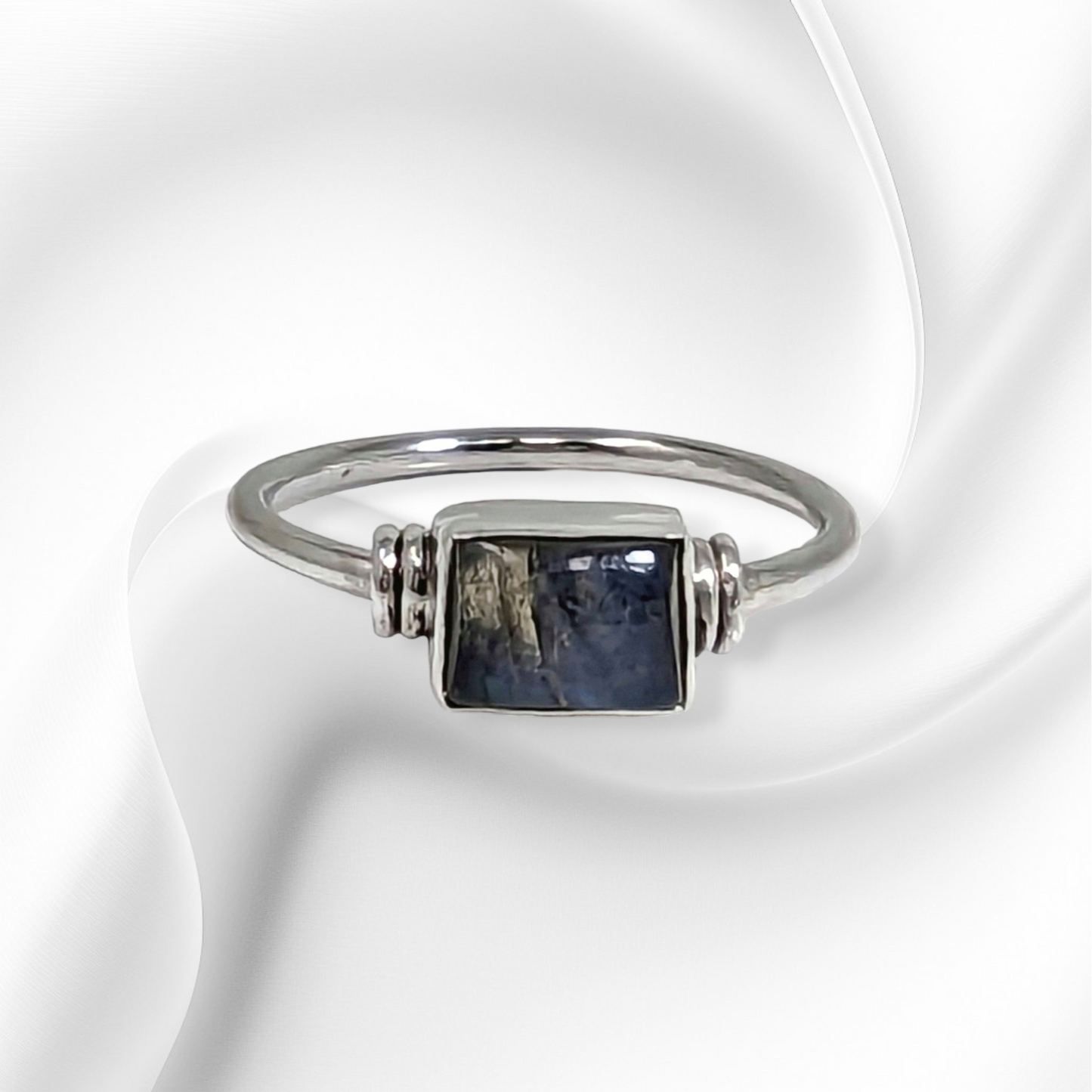 925 Sterling Silver Women's Ring With Authentic Labradorite Gemstone