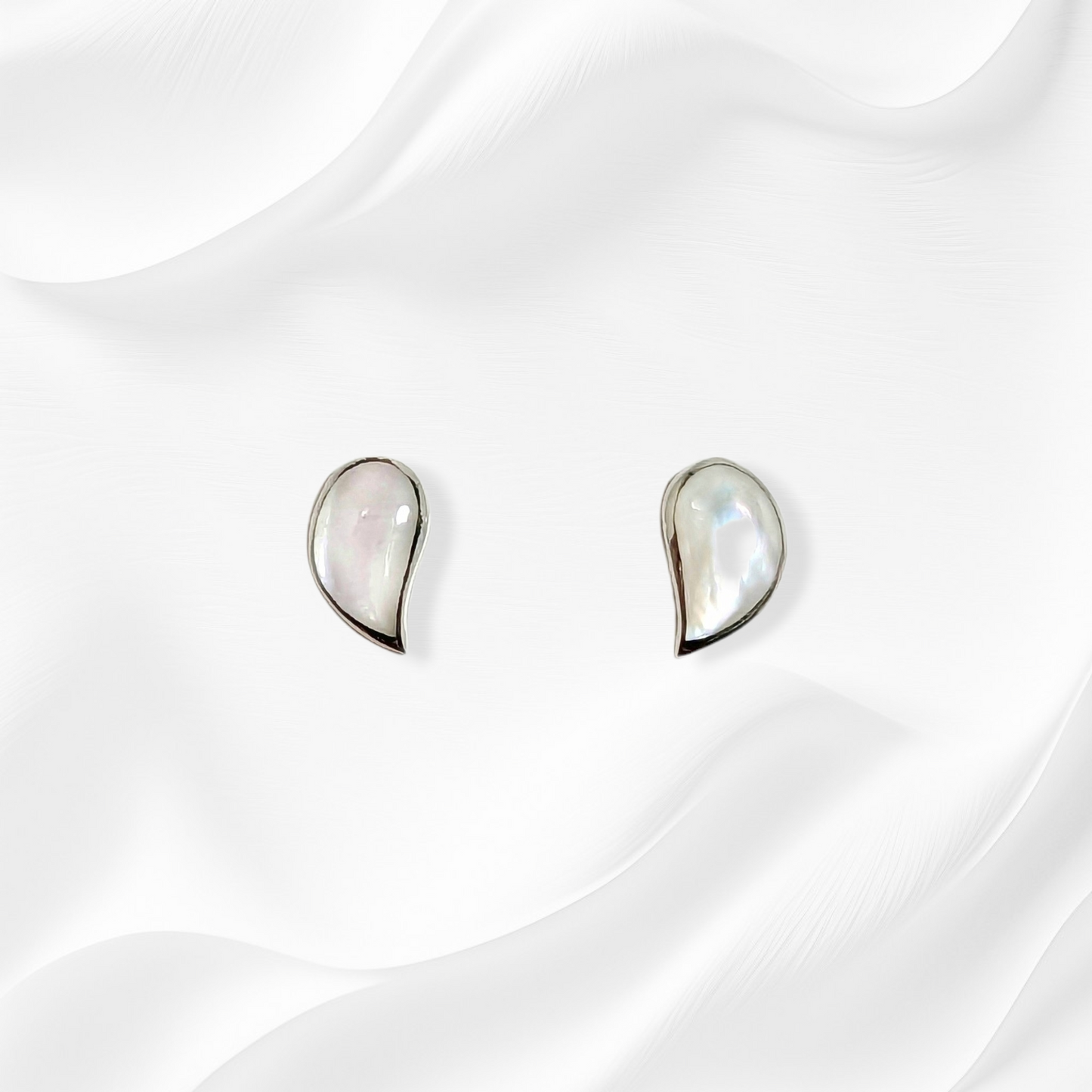 925 Sterling Silver Stud Earrings with Authentic Mother of Pearl