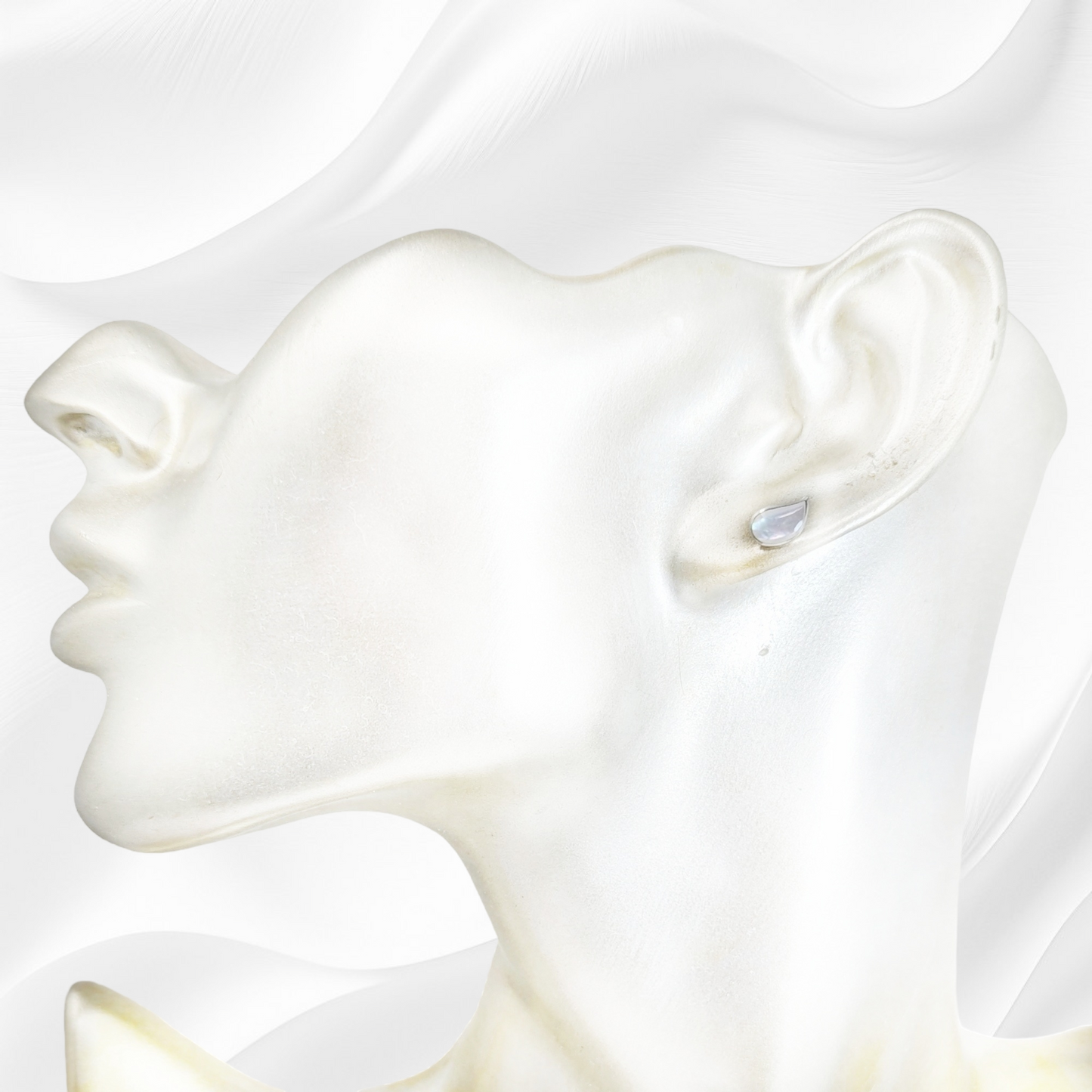 925 Sterling Silver Stud Earrings with Authentic Mother of Pearl