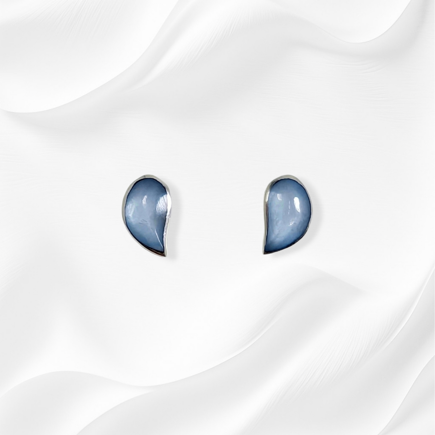 925 Sterling Silver Stud Earrings with Authentic Mother of Pearl