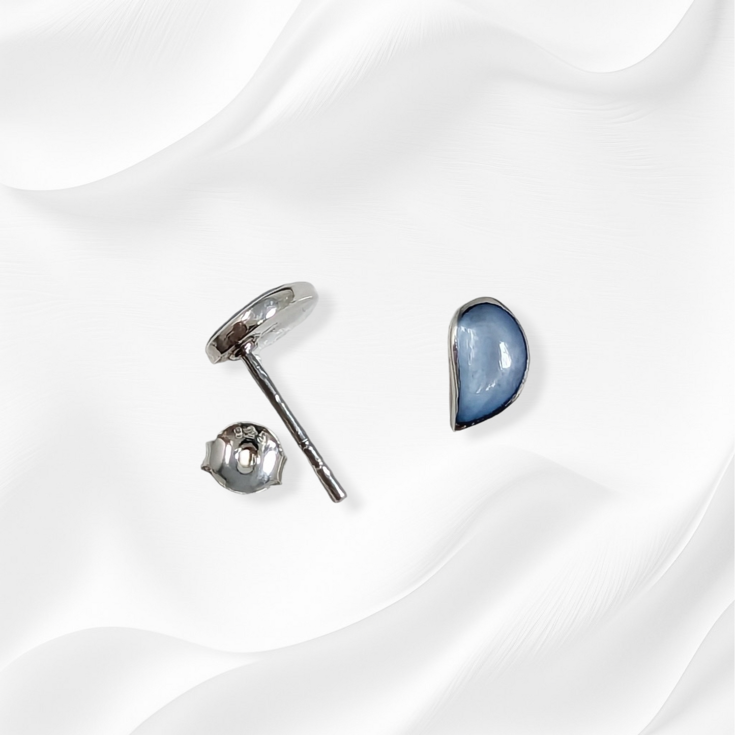 925 Sterling Silver Stud Earrings with Authentic Mother of Pearl