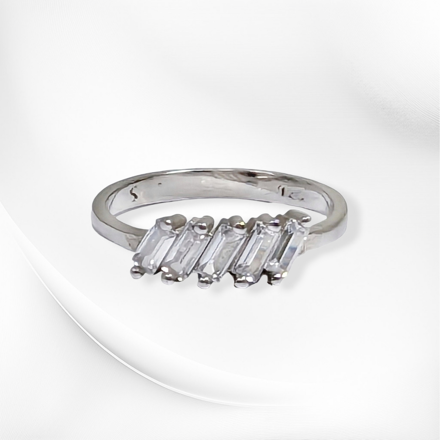 925 Sterling Silver Women's Ring with Cubic Zirconia Crystals