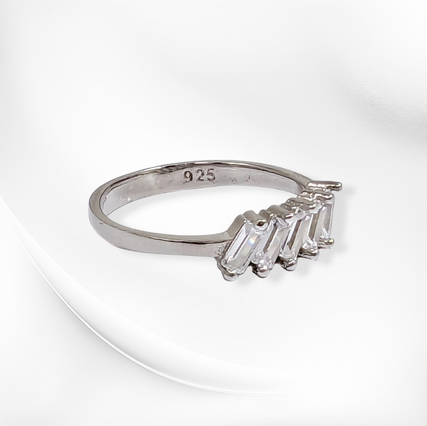 925 Sterling Silver Women's Ring with Cubic Zirconia Crystals