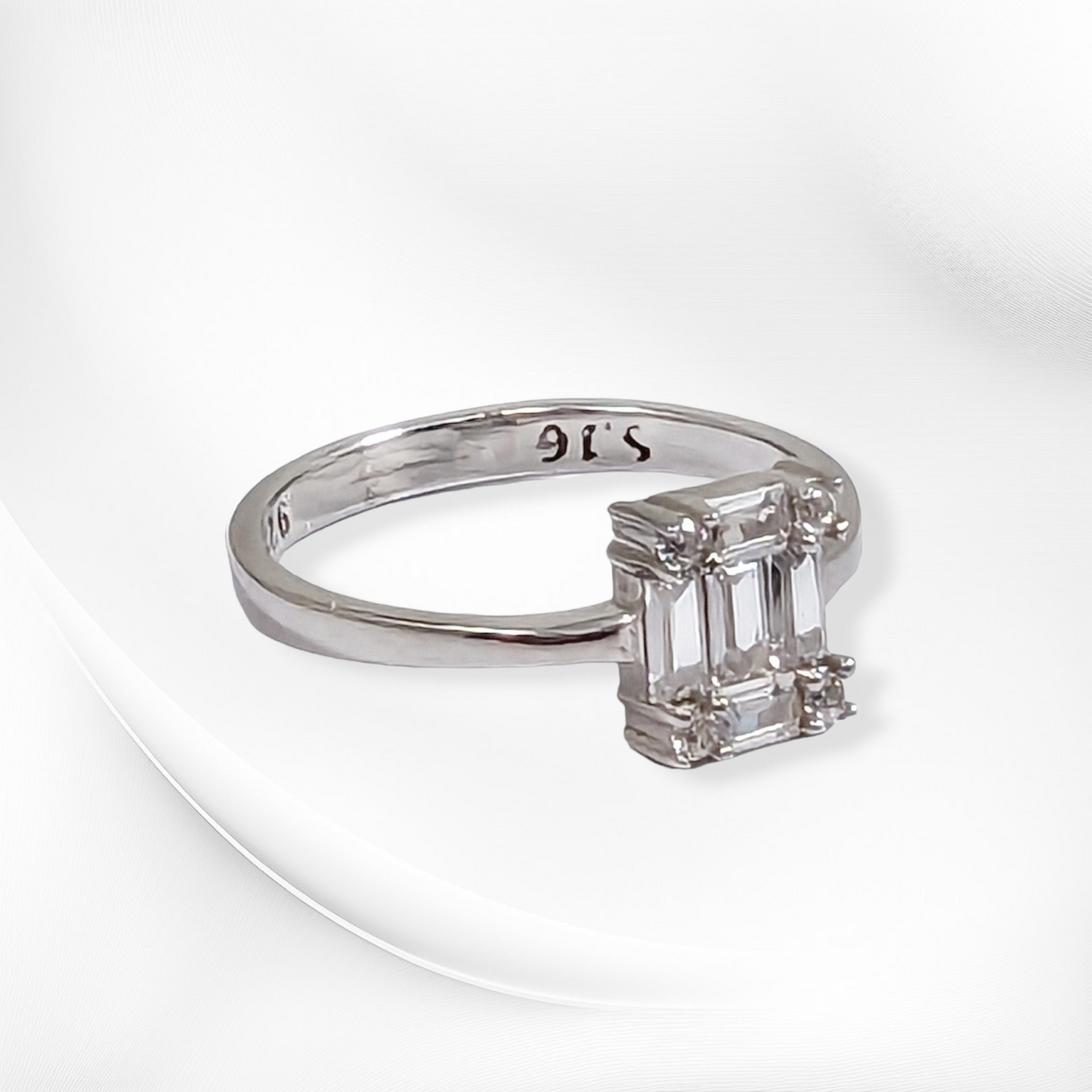 925 Sterling Silver Women's Ring with Cubic Zirconia Crystals