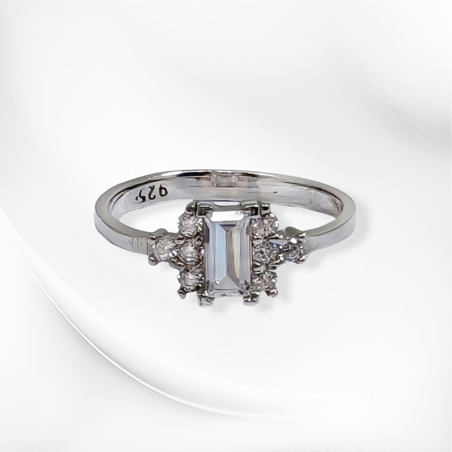 925 Sterling Silver Women's Ring with Cubic Zirconia Crystals