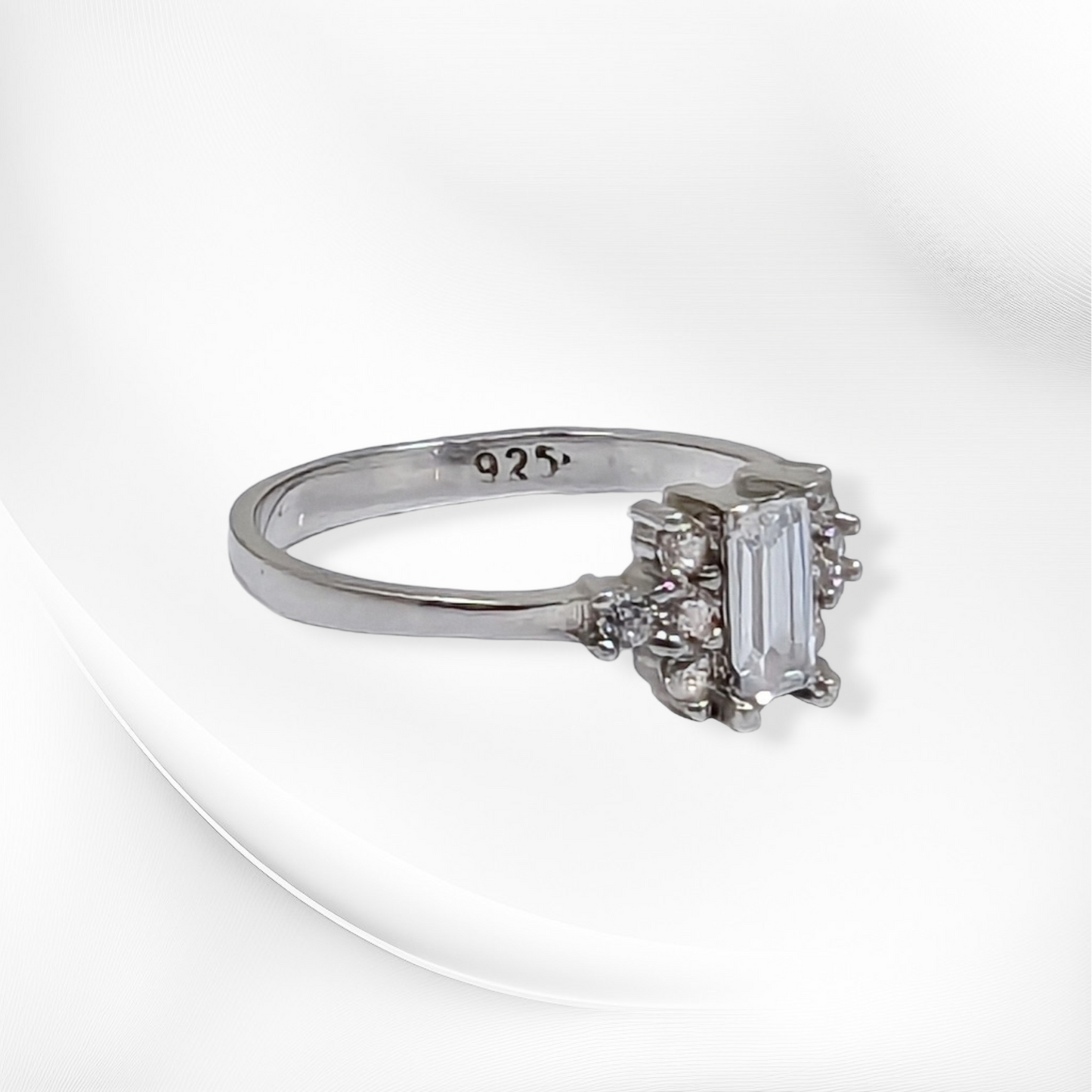 925 Sterling Silver Women's Ring with Cubic Zirconia Crystals