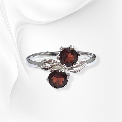 925 Sterling Silver Women's Ring with Authentic Red Garnet Gemstones