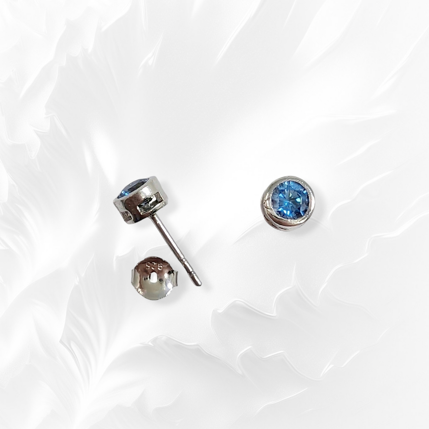 925 Sterling Silver Stud Earrings with Aquamarine Cubic Zirconia Crystals