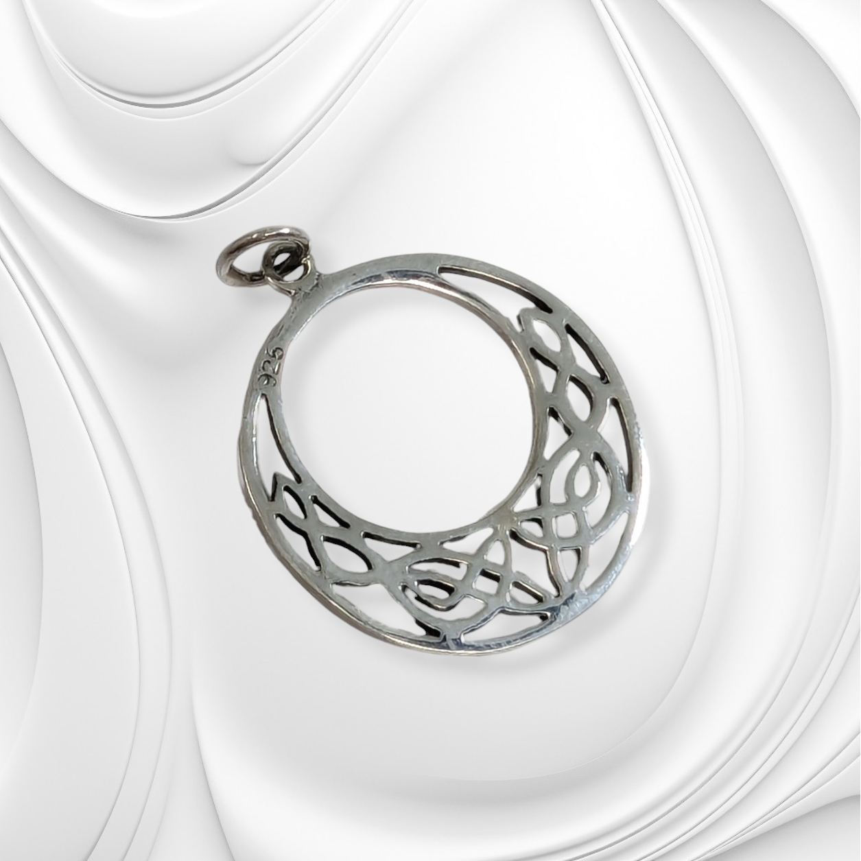 925 Sterling Silver Celtic Knot Women's Pendant