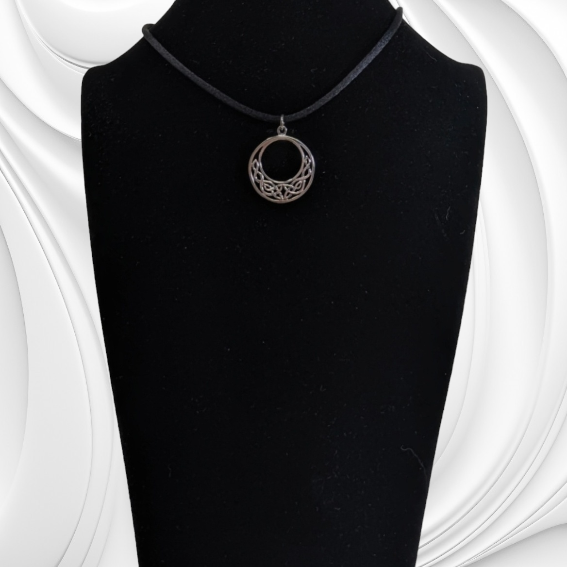 925 Sterling Silver Celtic Knot Women's Pendant