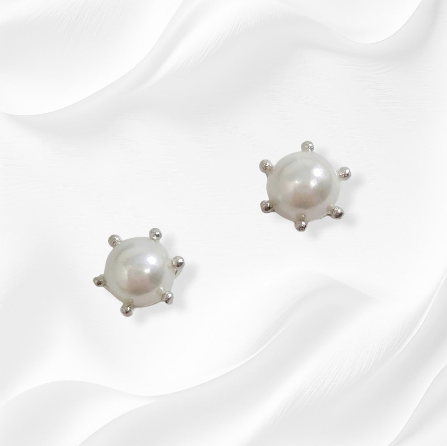 925 Sterling Silver Stud Earrings with Authentic Freshwater Pearls