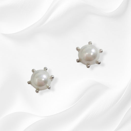 925 Sterling Silver Stud Earrings with Authentic Freshwater Pearls
