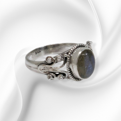 925 Sterling Silver Women's Ring with Authentic Labradorite Gemstone
