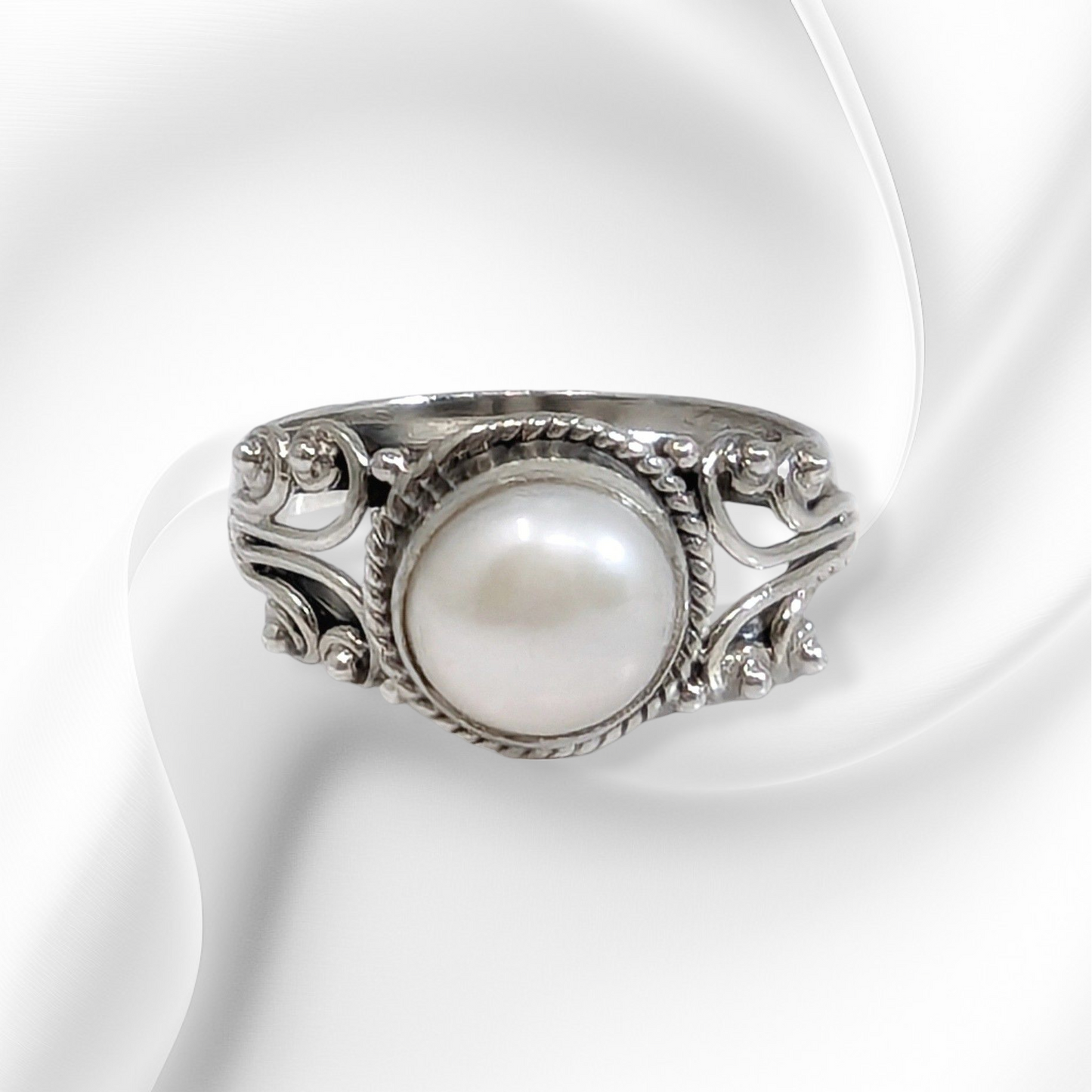 925 Sterling Silver Women's Ring with Authentic Freshwater Pearl