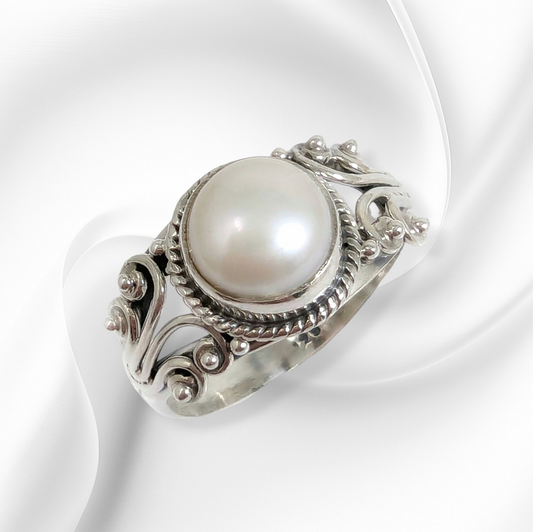 925 Sterling Silver Women's Ring with Authentic Freshwater Pearl