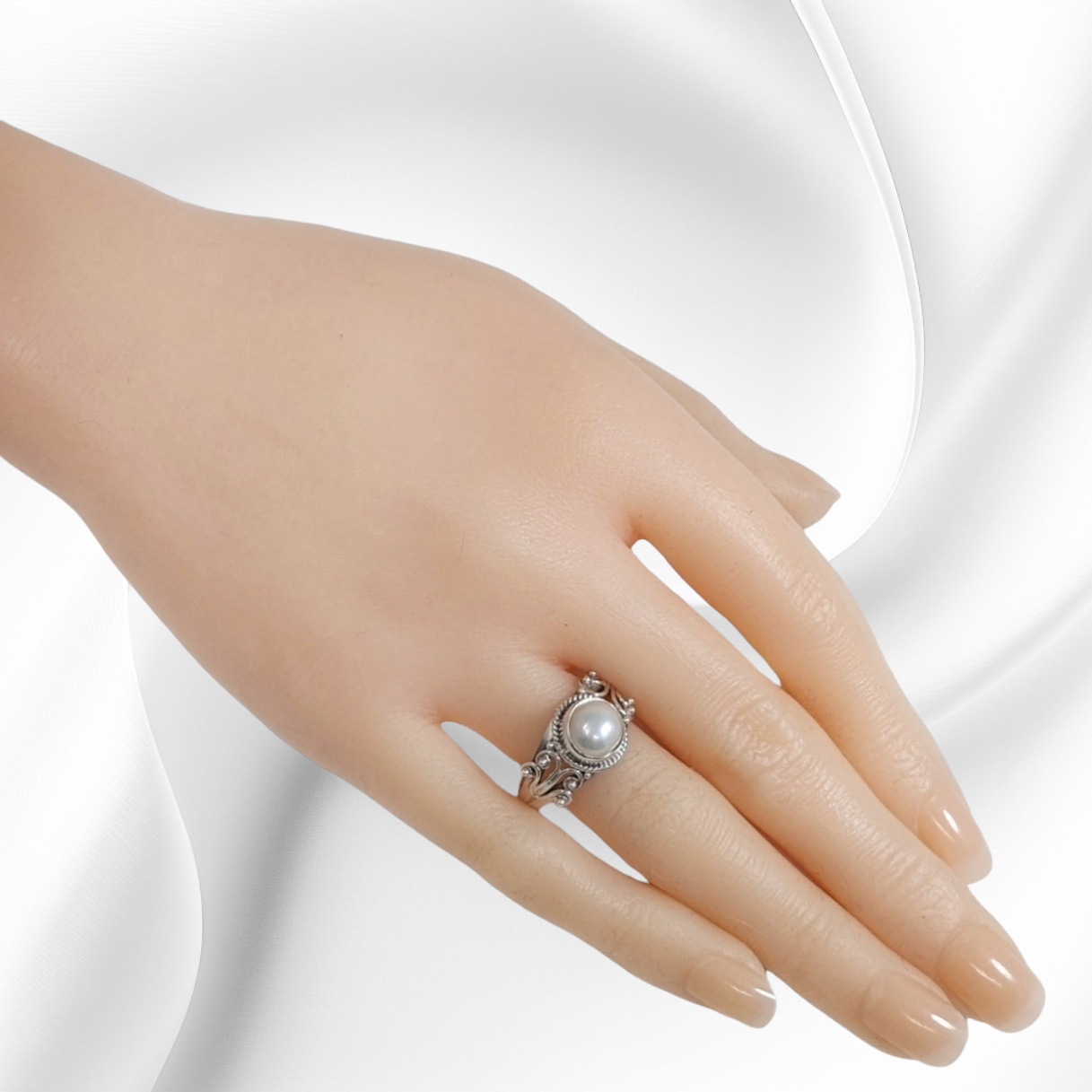 925 Sterling Silver Women's Ring with Authentic Freshwater Pearl