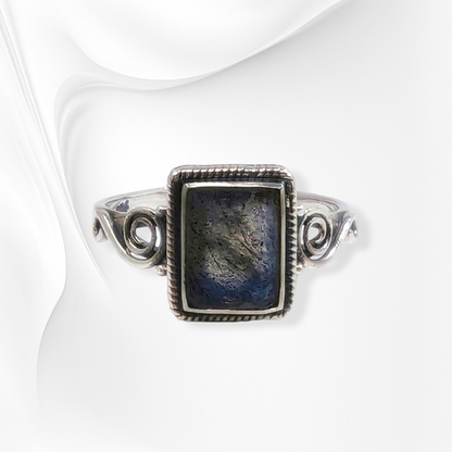 925 Sterling Silver Women's Ring With Authentic Labradorite Gemstone