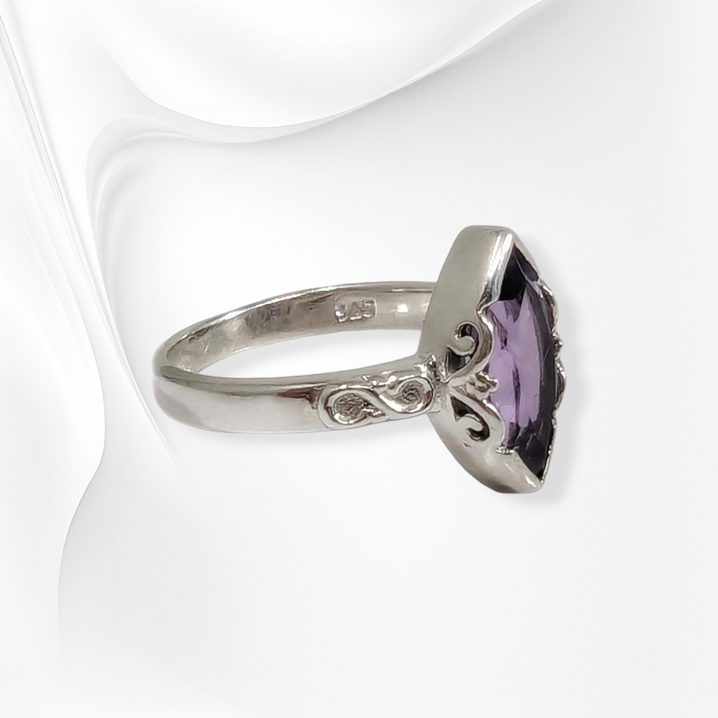 925 Sterling Silver Women's Ring with Authentic Amethyst Gemstone