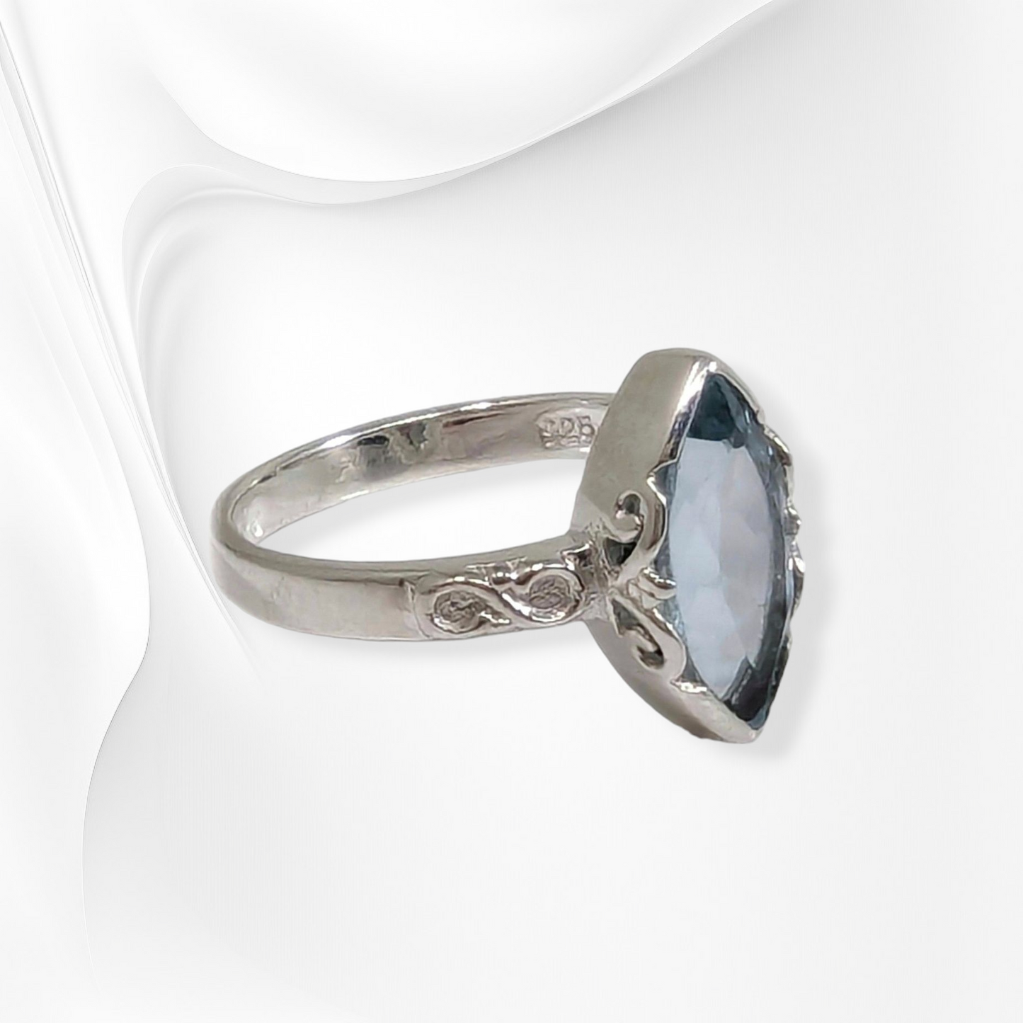 925 Sterling Silver Women's Ring with Authentic Blue Topaz