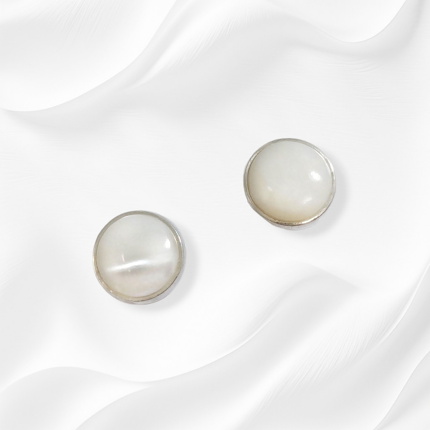 925 Sterling Silver Stud Earrings With Authentic Mother of Pearl