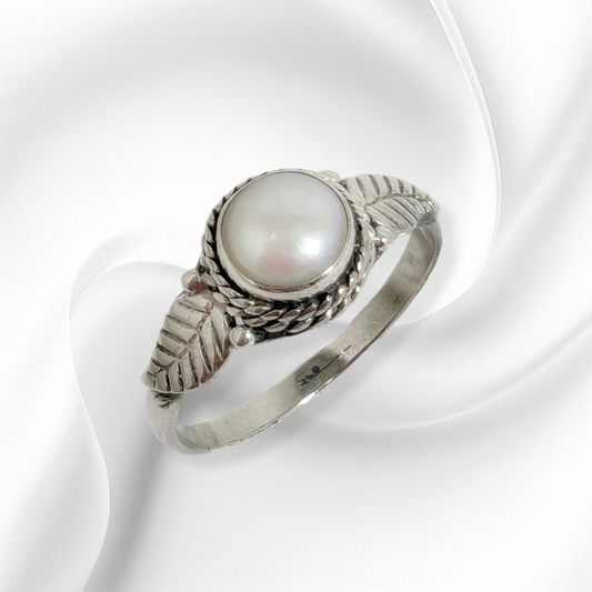 925 Sterling Silver Women's Ring with Authentic Freshwater Pearl