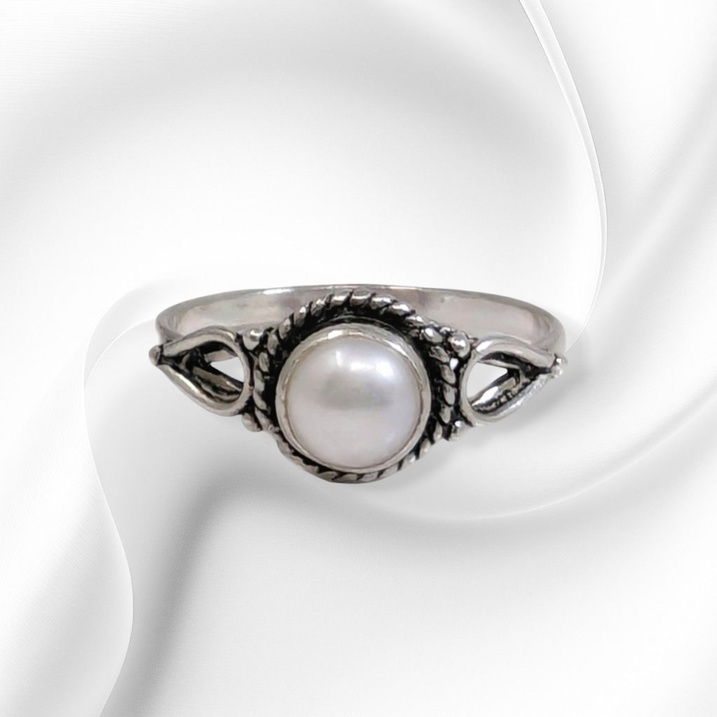 925 Sterling Silver Women's Ring with Authentic Freshwater Pearl