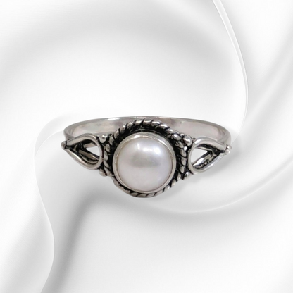 925 Sterling Silver Women's Ring with Authentic Freshwater Pearl
