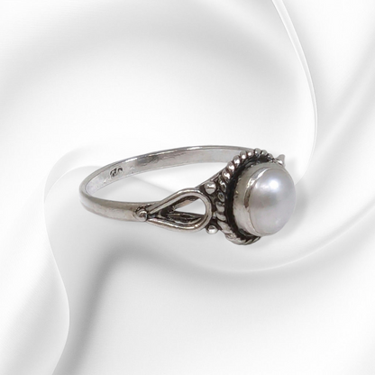 925 Sterling Silver Women's Ring with Authentic Freshwater Pearl