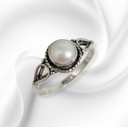 925 Sterling Silver Women's Ring with Authentic Freshwater Pearl