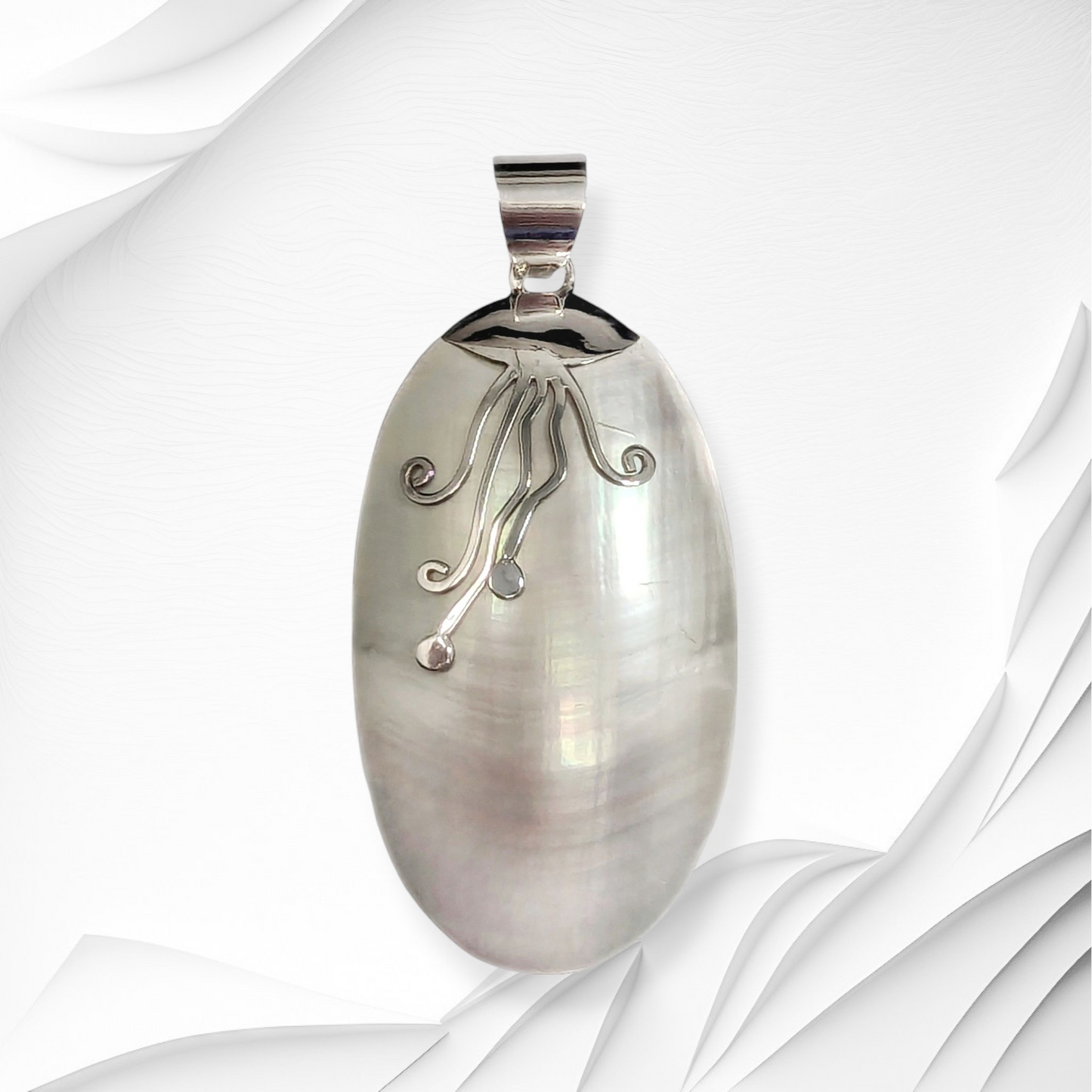 925 Sterling Silver Women Pendant With Authentic Mother of Pearl