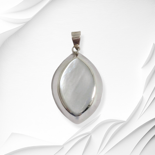 925 Sterling Silver Women Pendant With Authentic Mother of Pearl