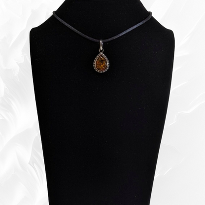 925 Sterling Silver Women Pendant With Natural Amber