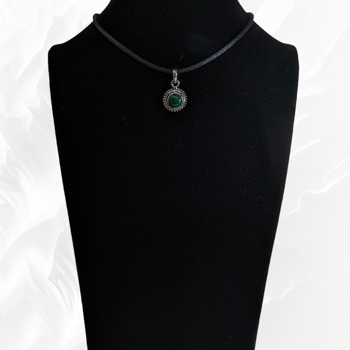 925 Sterling Silver Women Pendant With Authentic Malachite Gemstone