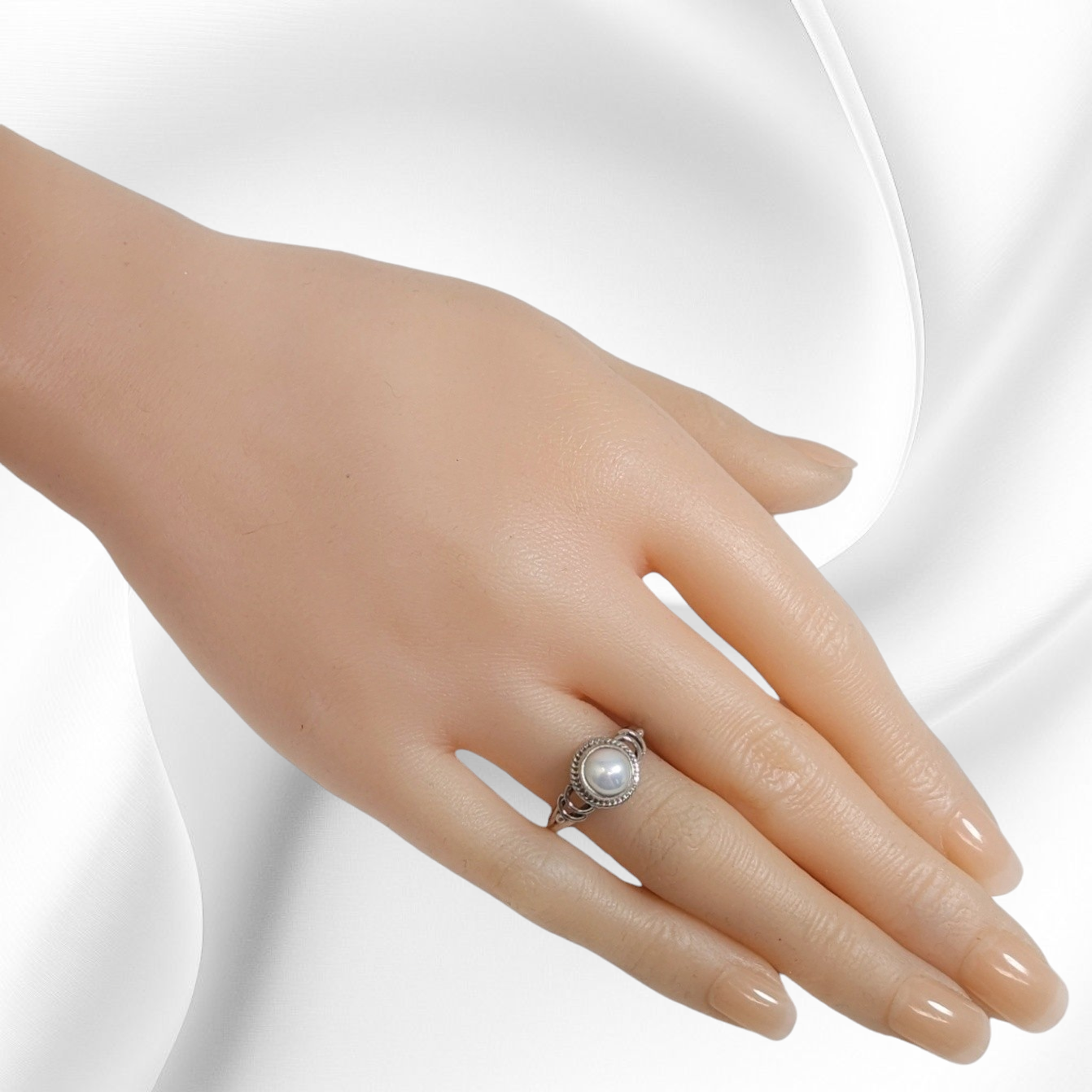 925 Sterling Silver Women's Ring with Authentic Freshwater Pearl