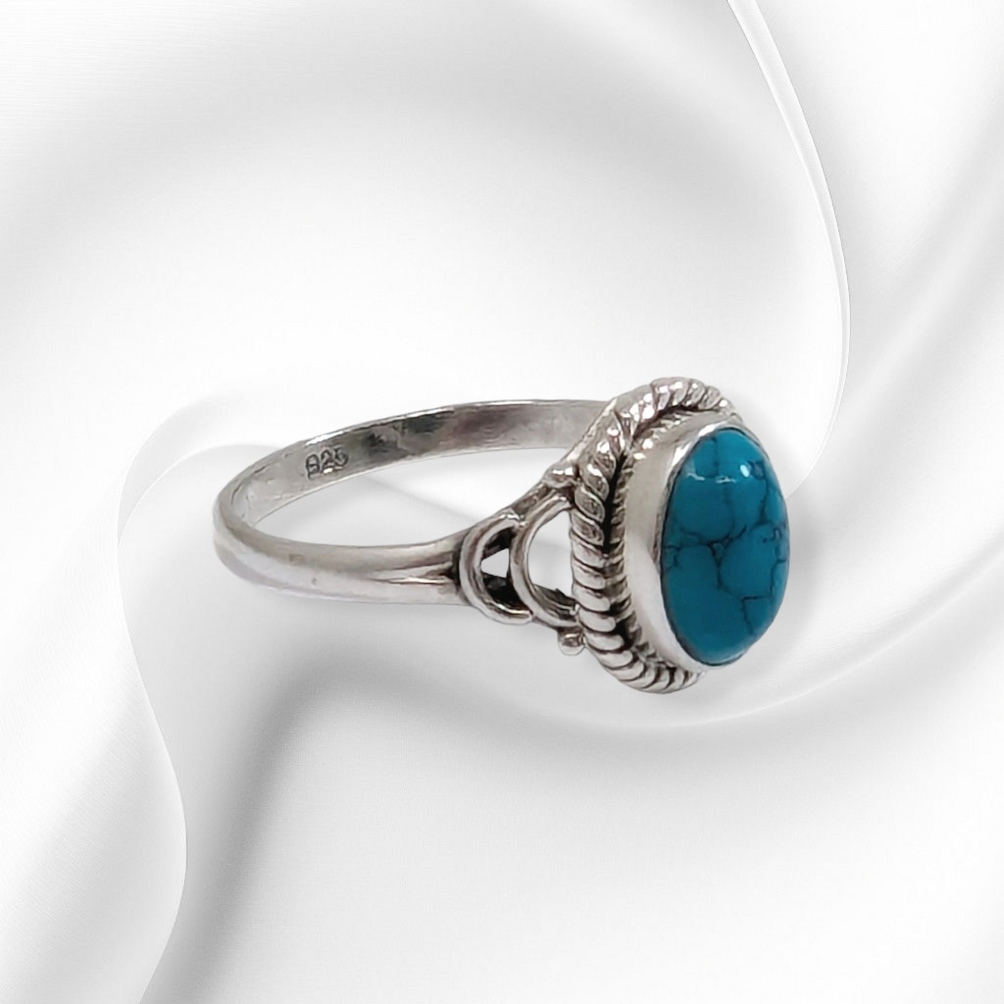 925 Sterling Silver Women's Ring with Authentic Turquoise Gemstone
