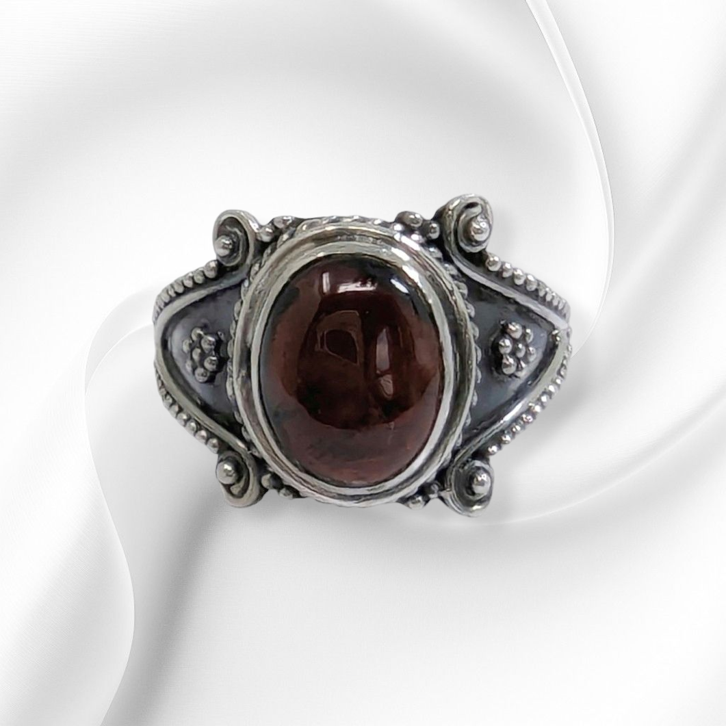 925 Sterling Silver Women's Ring with Authentic Red Garnet Gemstone