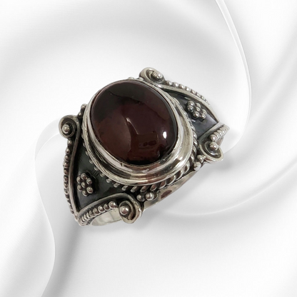 925 Sterling Silver Women's Ring with Authentic Red Garnet Gemstone