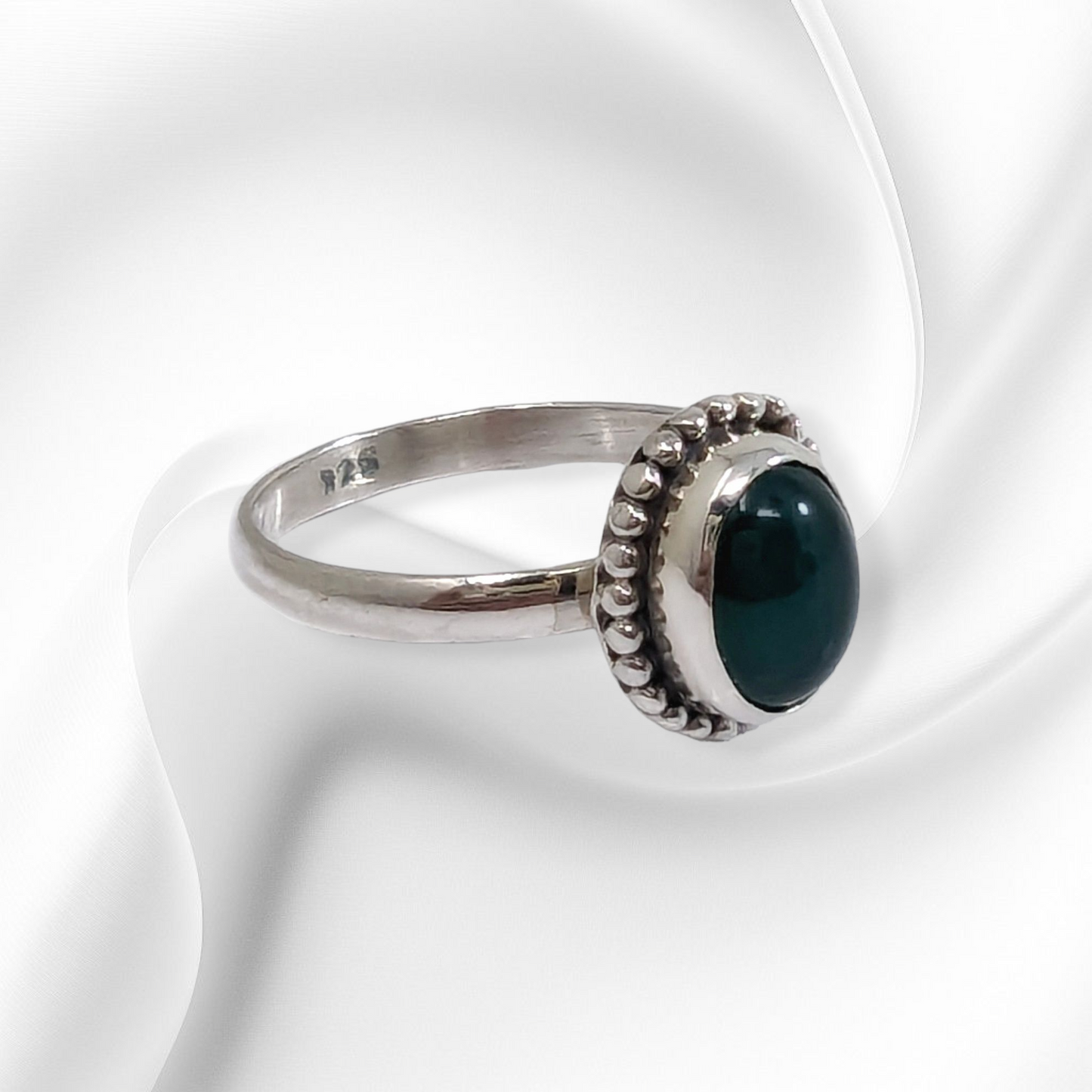 925 Sterling Silver Women's Ring with Authentic Green Onyx Gemstone